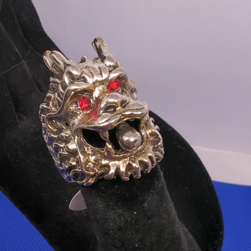 MEN'S RING Red Eyes LION  SIZE 7.5 To 8 Stainless Steel New